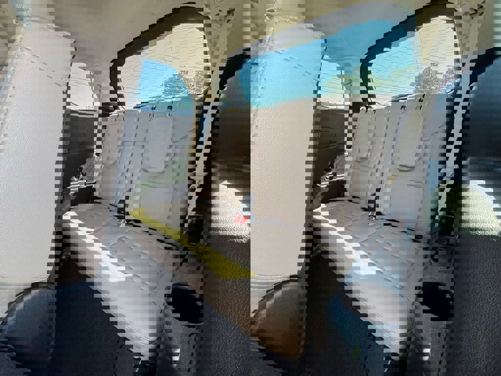 Certified 2024 Ford Explorer Limited image 7