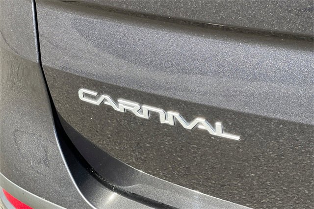 Used 2023 Kia Carnival LX image 35