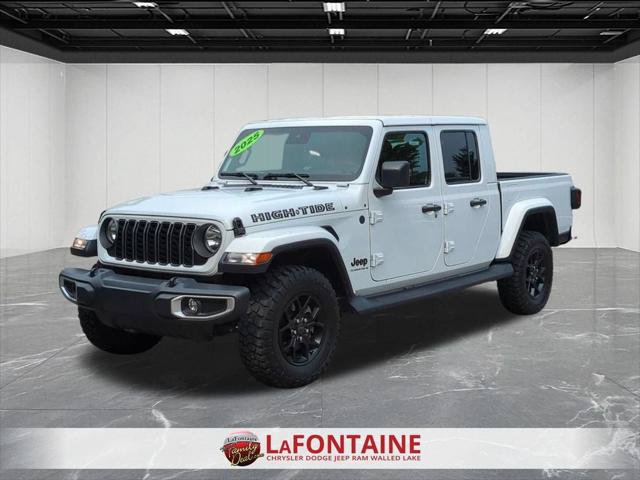 Certified 2025 Jeep Gladiator Sport AWD/4WD image 1