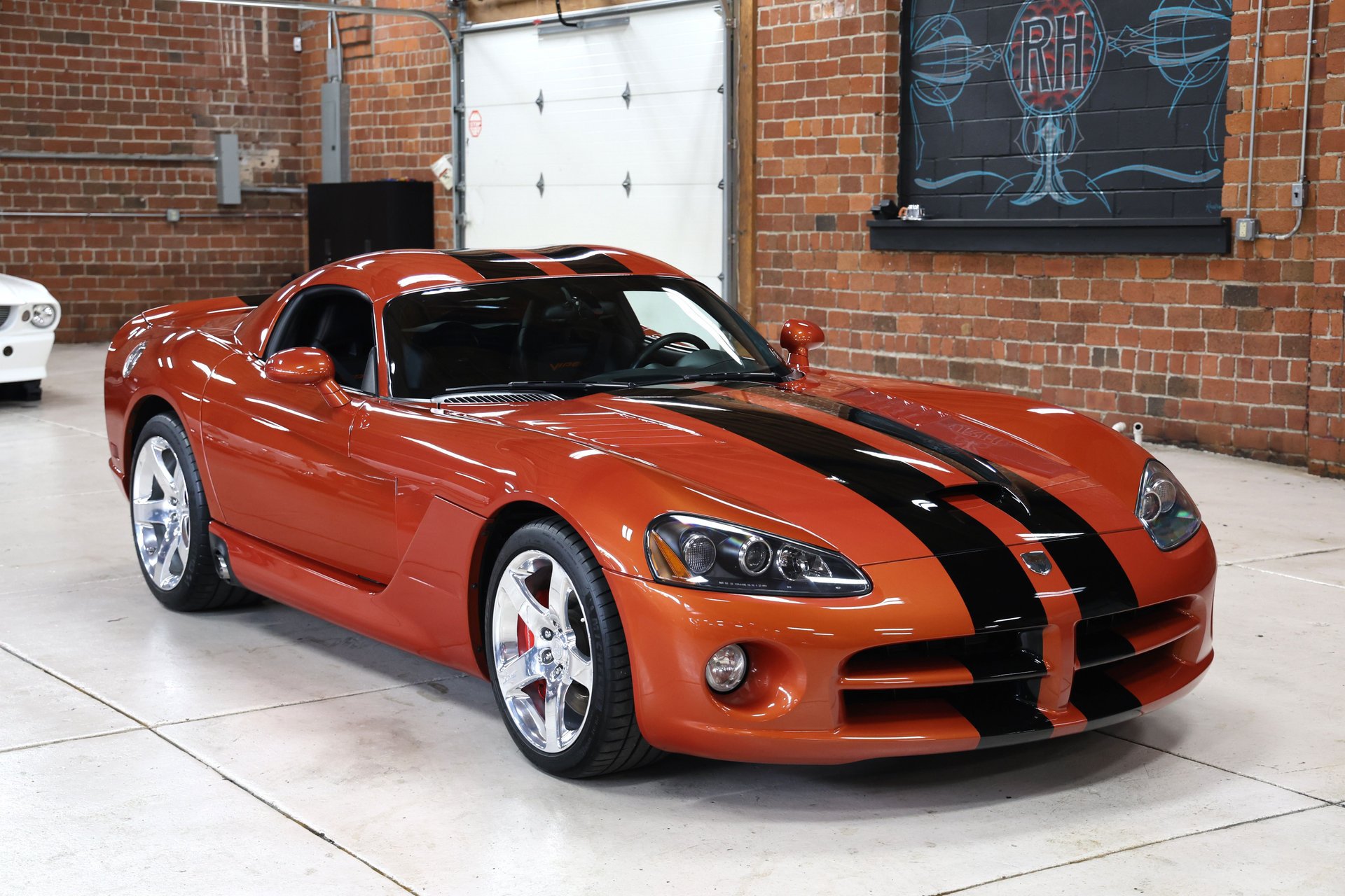 Used 2006 Dodge Viper SRT-10 RWD image 3