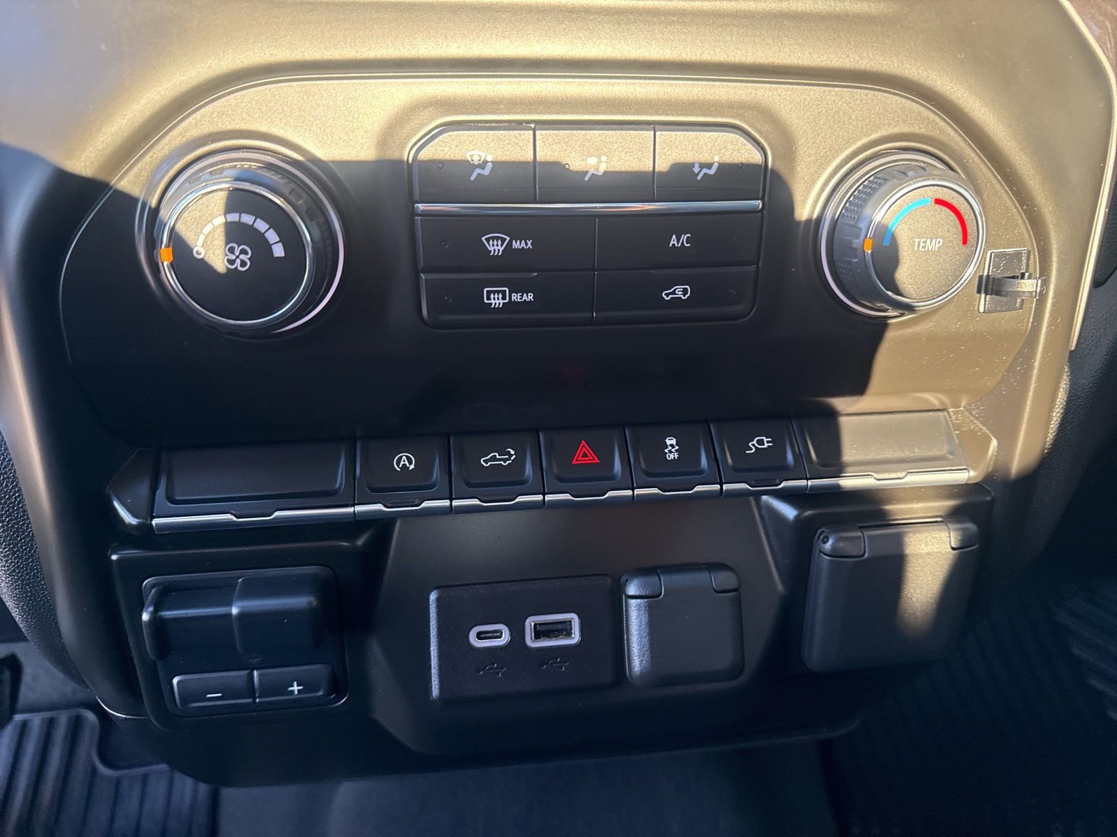 Used 2021 Chevrolet Silverado 1500 Custom image 15