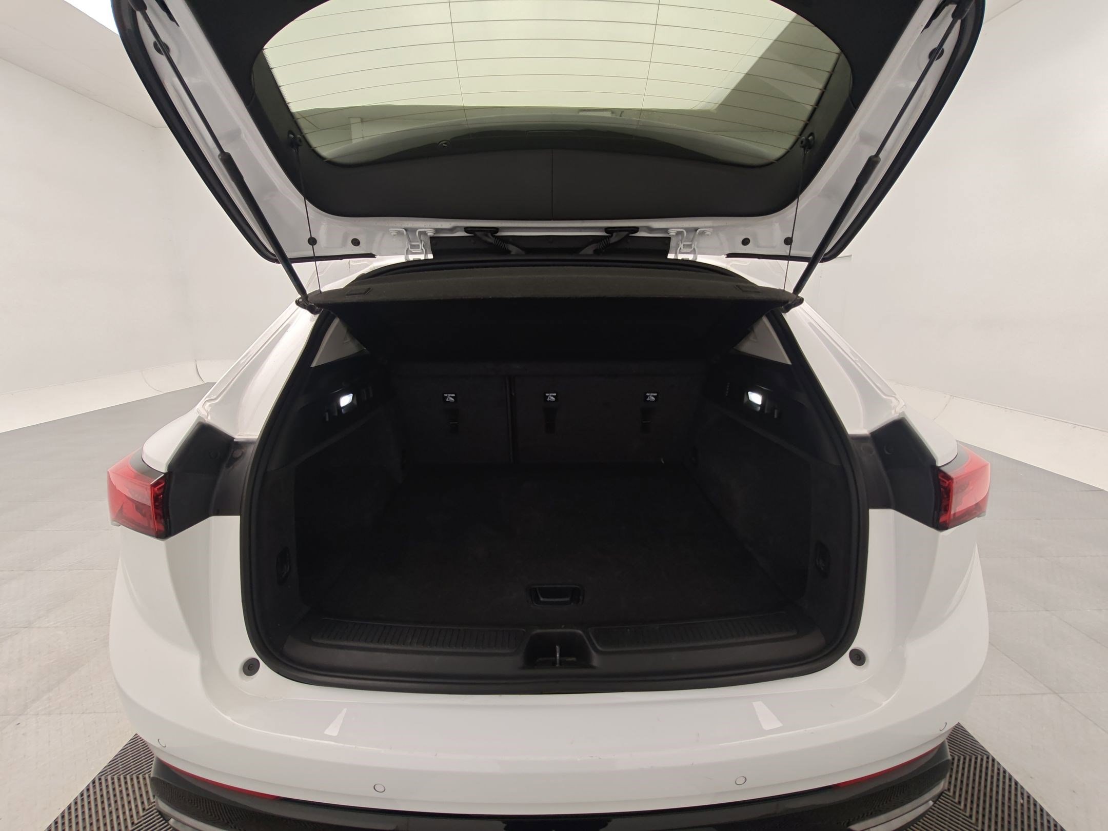 Certified 2025 Buick Envision Sport Touring image 37