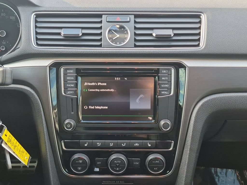 Used 2017 Volkswagen Passat 1.8T R-Line FWD image 23