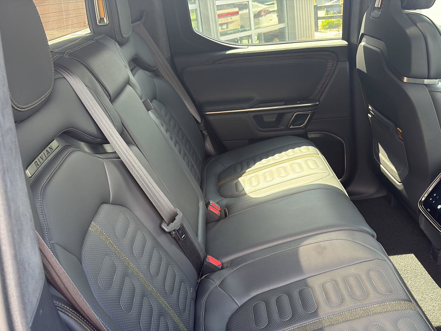 Used 2022 Rivian R1T Adventure AWD/4WD image 21