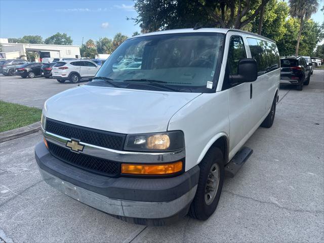 Used 2020 Chevrolet Express 3500 LT w/ LT Preferred Equipment Group RWD image 2