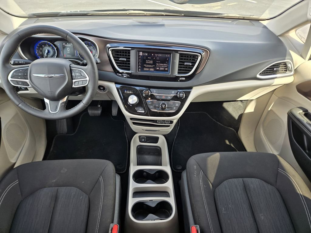 Used 2024 Chrysler Voyager LX FWD image 14