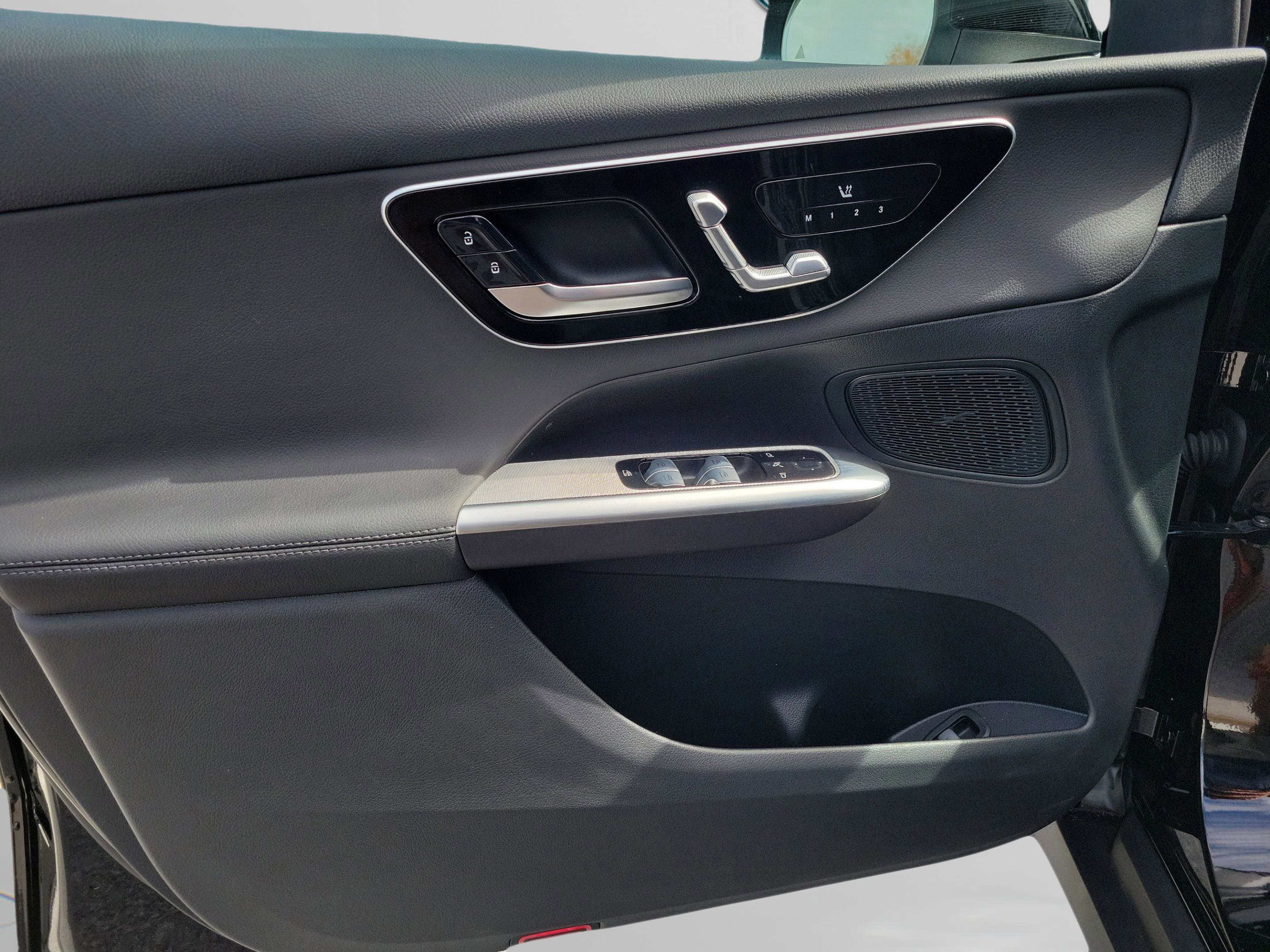 Used 2026 Mercedes-Benz GLC 300 image 18