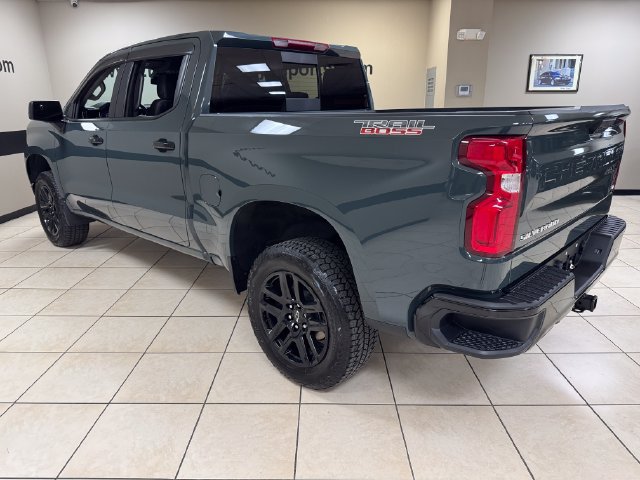 Used 2026 Chevrolet Silverado 1500 LT Trail Boss w/ Convenience Package II AWD/4WD image 4