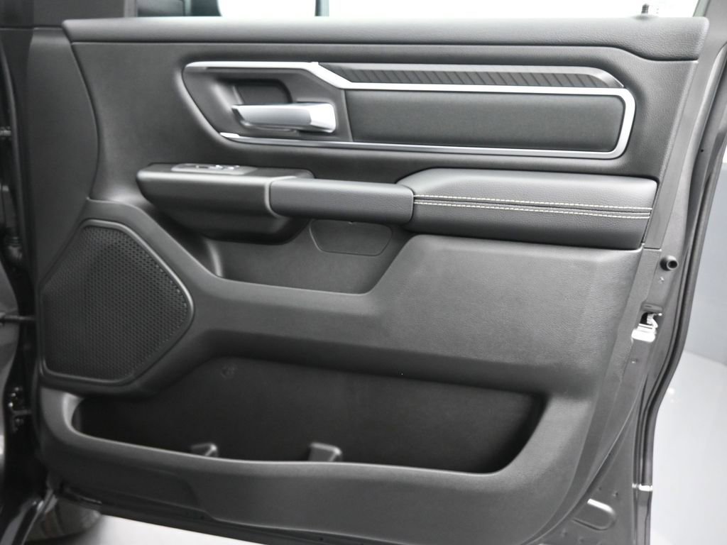 New 2026 RAM 1500 4x4 Crew Cab image 23