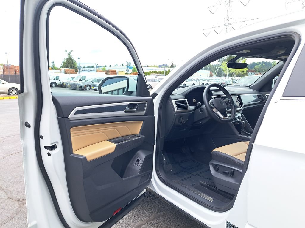 Used 2023 Volkswagen Atlas Cross Sport SE AWD/4WD image 10