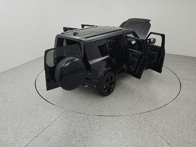 New 2026 Land Rover Defender 110 X-Dynamic SE AWD/4WD image 23