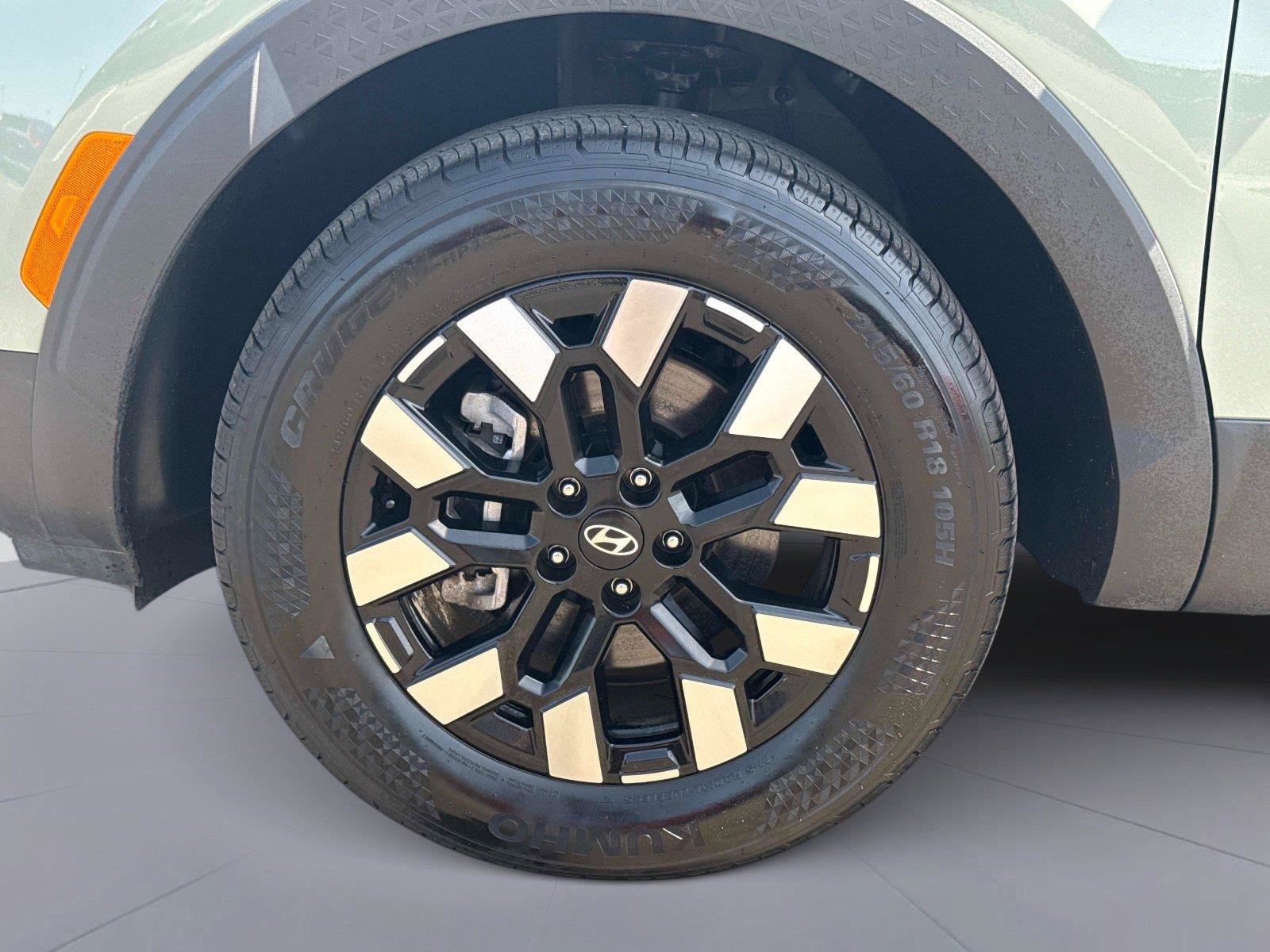 Used 2025 Hyundai Santa Cruz SEL FWD image 11