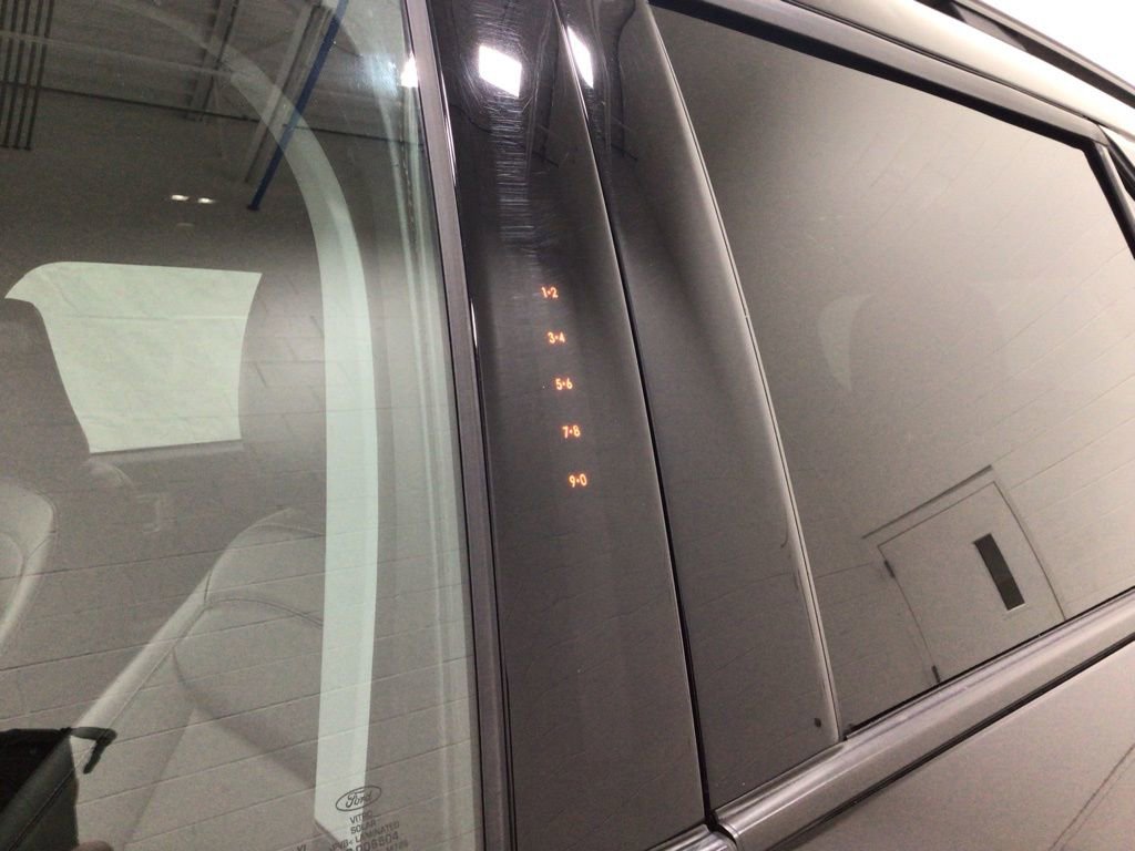 Used 2022 Ford Explorer XLT w/ Equipment Group 202A image 9