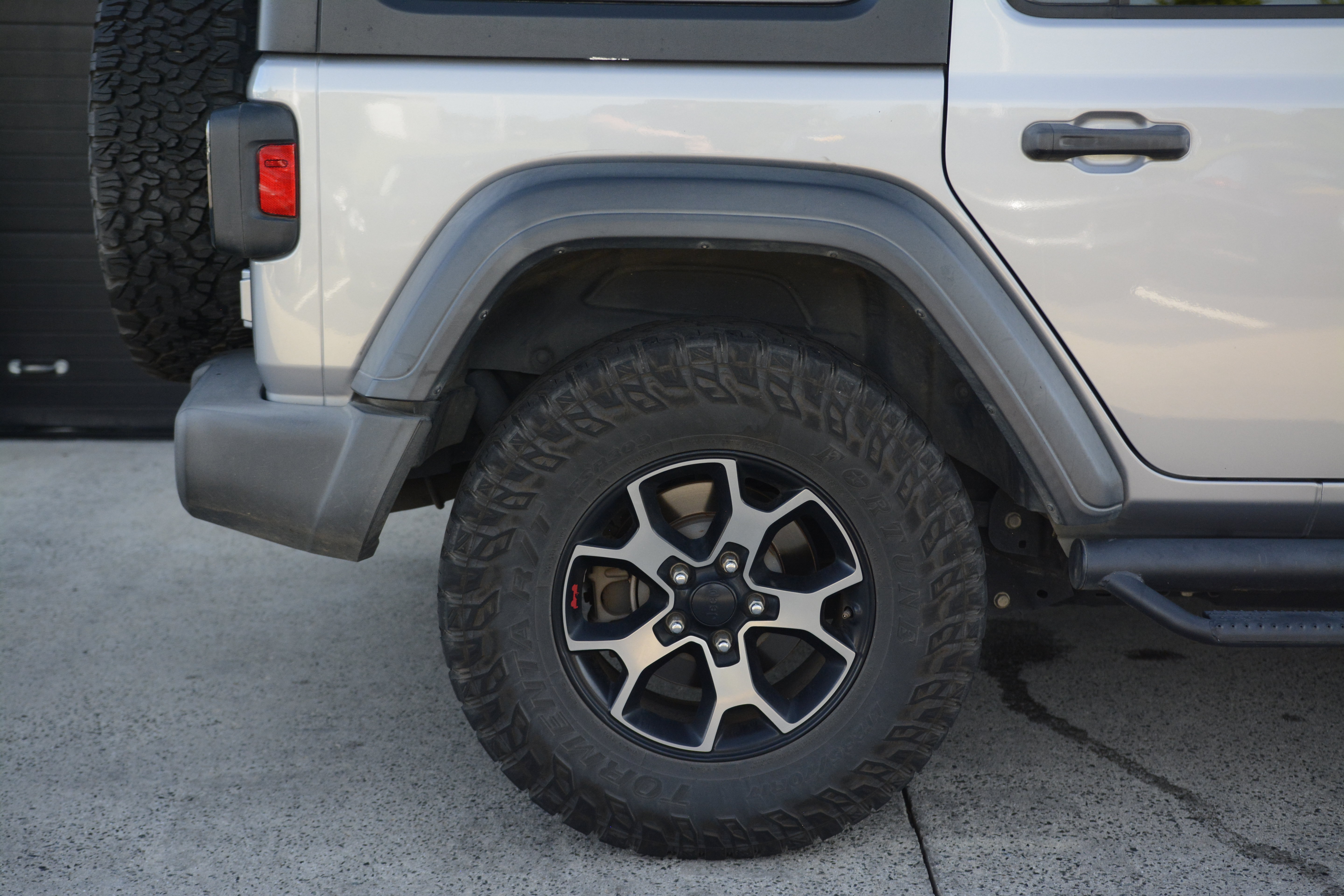 Used 2018 Jeep Wrangler Unlimited Sport AWD/4WD image 36