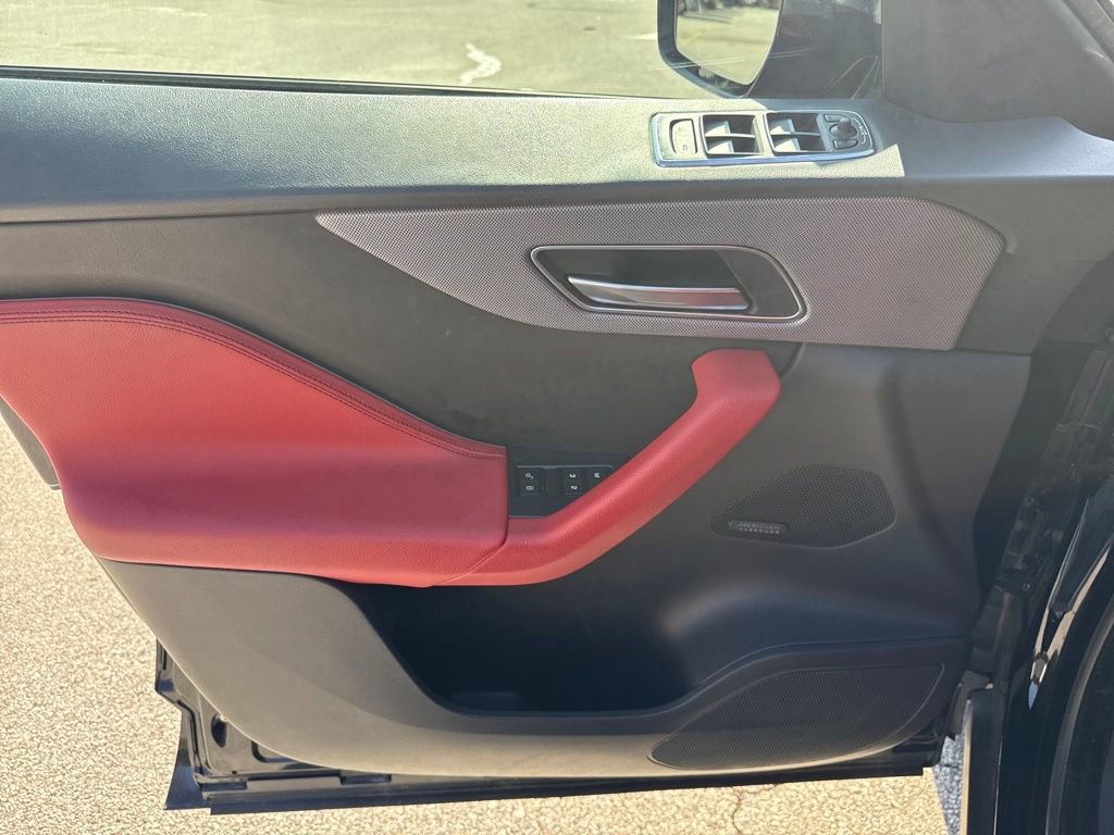 Used 2017 Jaguar F-PACE S image 10