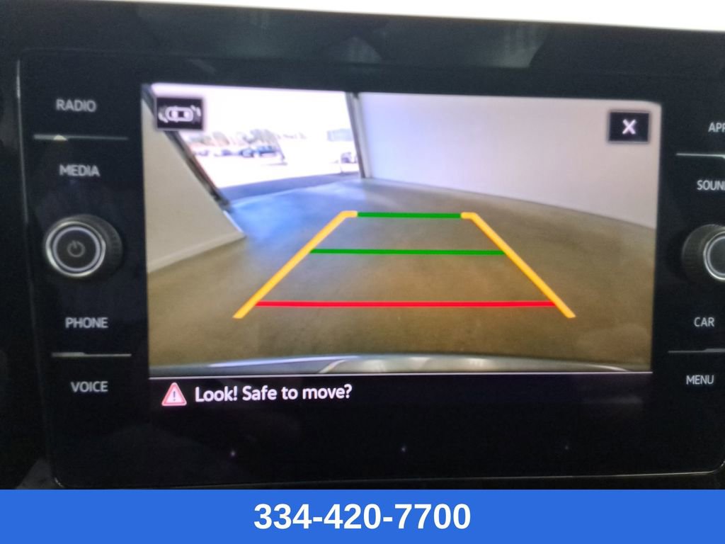 Certified 2025 Volkswagen Taos SE w/ Panoramic Sunroof Package image 11