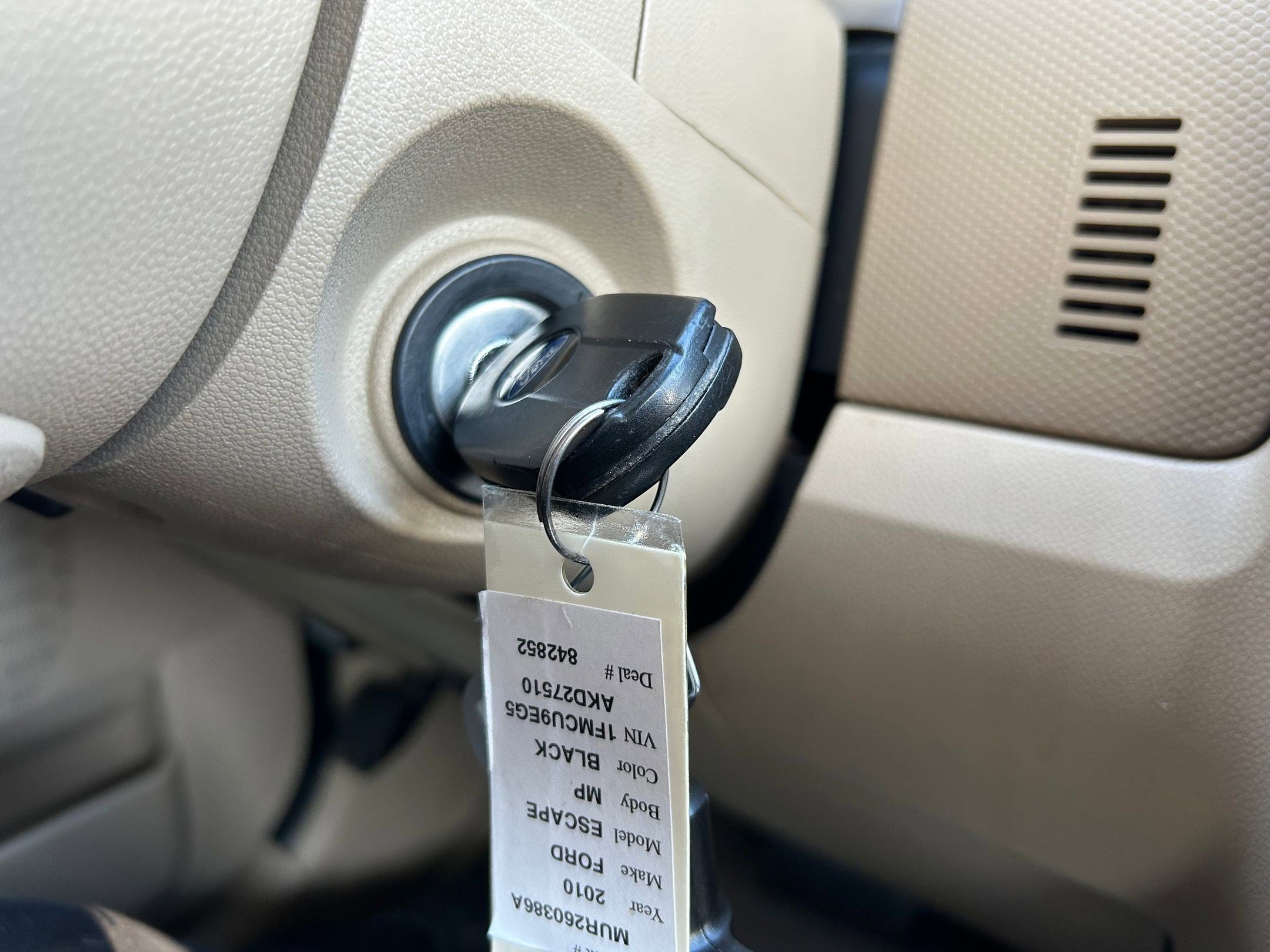 Used 2010 Ford Escape Limited image 17