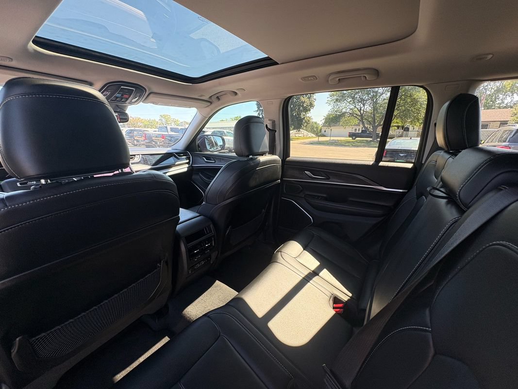Used 2022 Jeep Grand Cherokee Limited 4xe AWD/4WD image 30