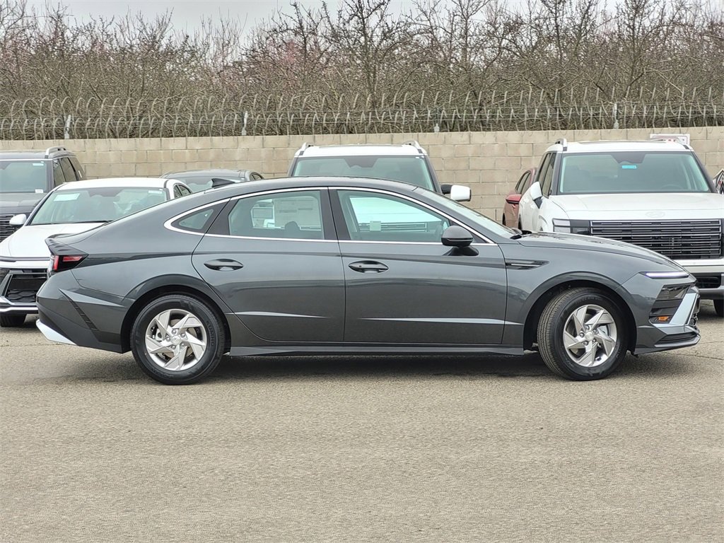 New 2026 Hyundai Sonata SE image 3