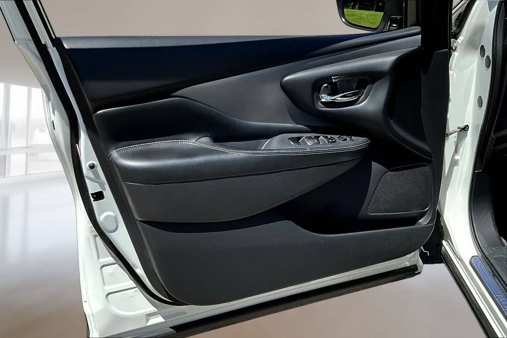 Used 2019 Nissan Murano S AWD/4WD image 19