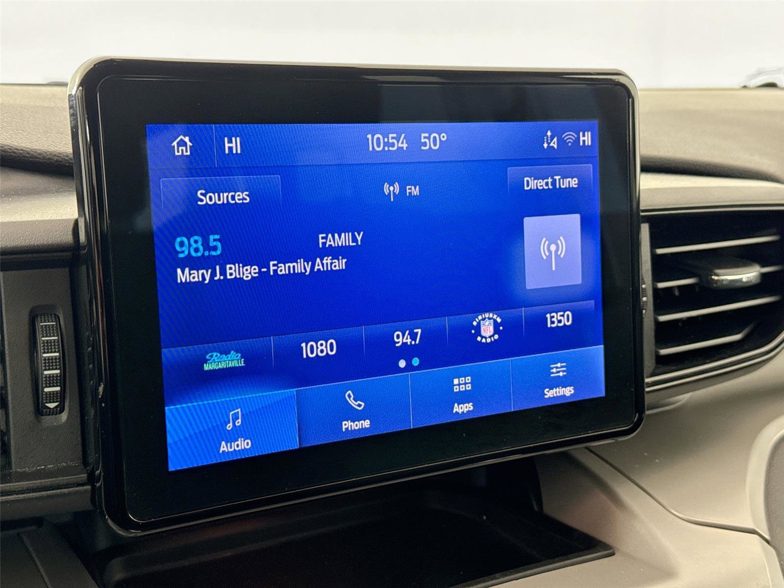 Used 2024 Ford Explorer XLT w/ Class IV Trailer Tow Package image 21