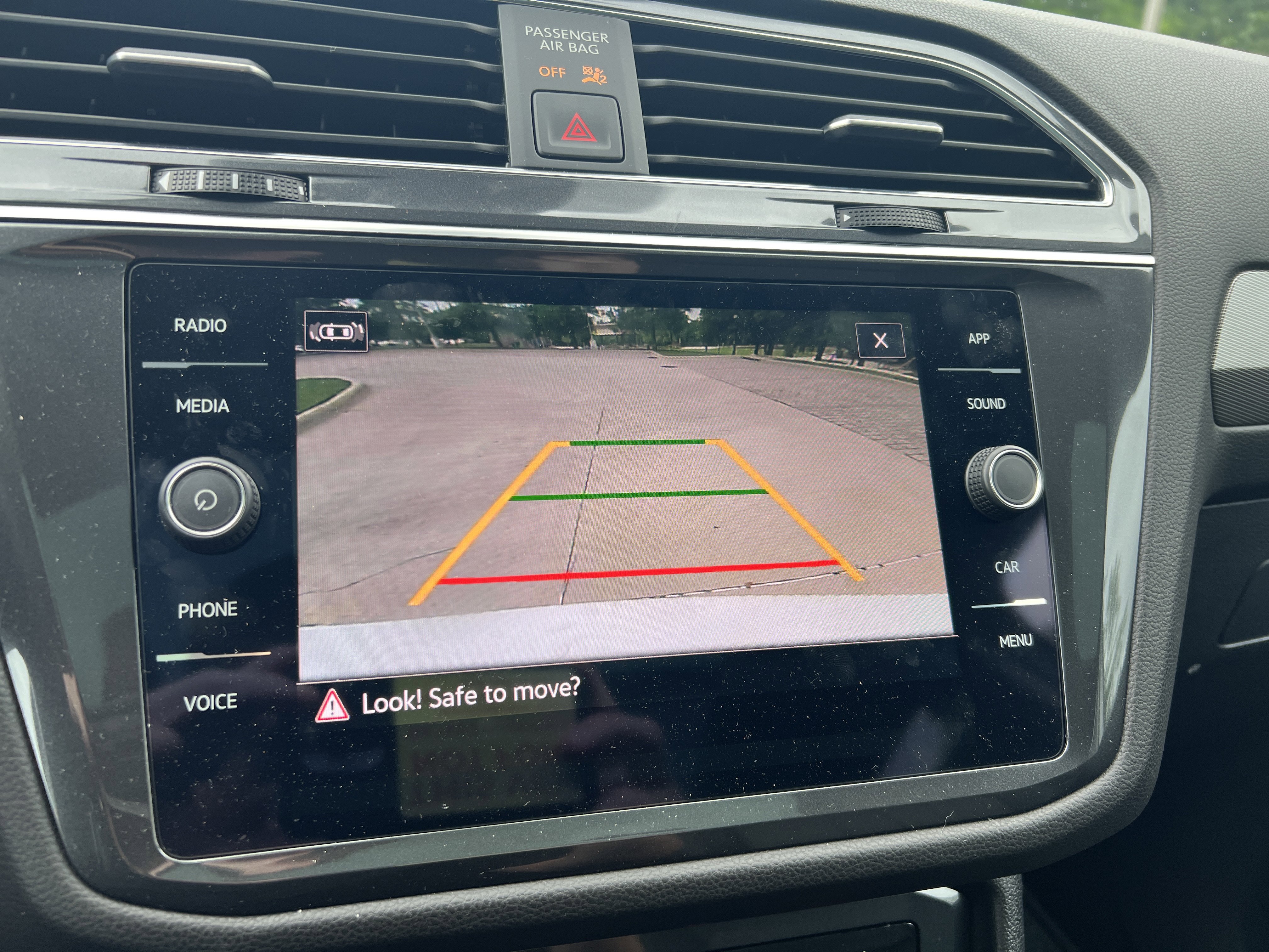 Used 2023 Volkswagen Tiguan SE w/ Panoramic Sunroof Package FWD image 22