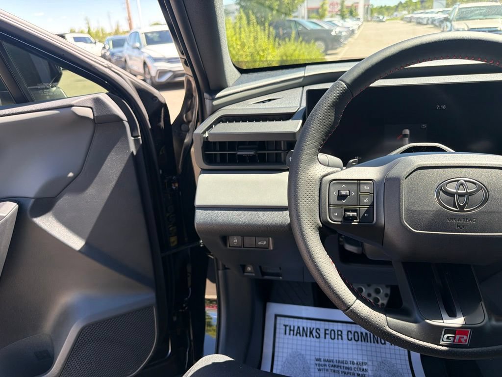 Used 2026 Toyota RAV4 AWD Plug-in Hybrid image 26