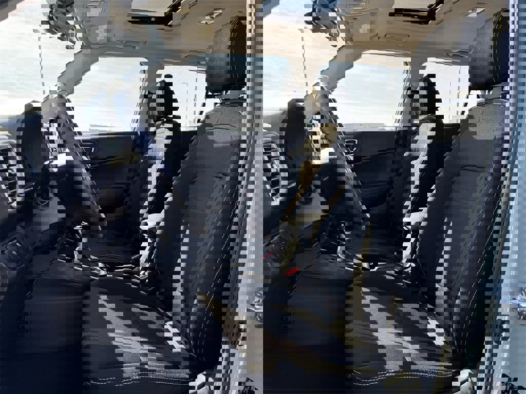 Used 2025 Hyundai Venue SEL image 27