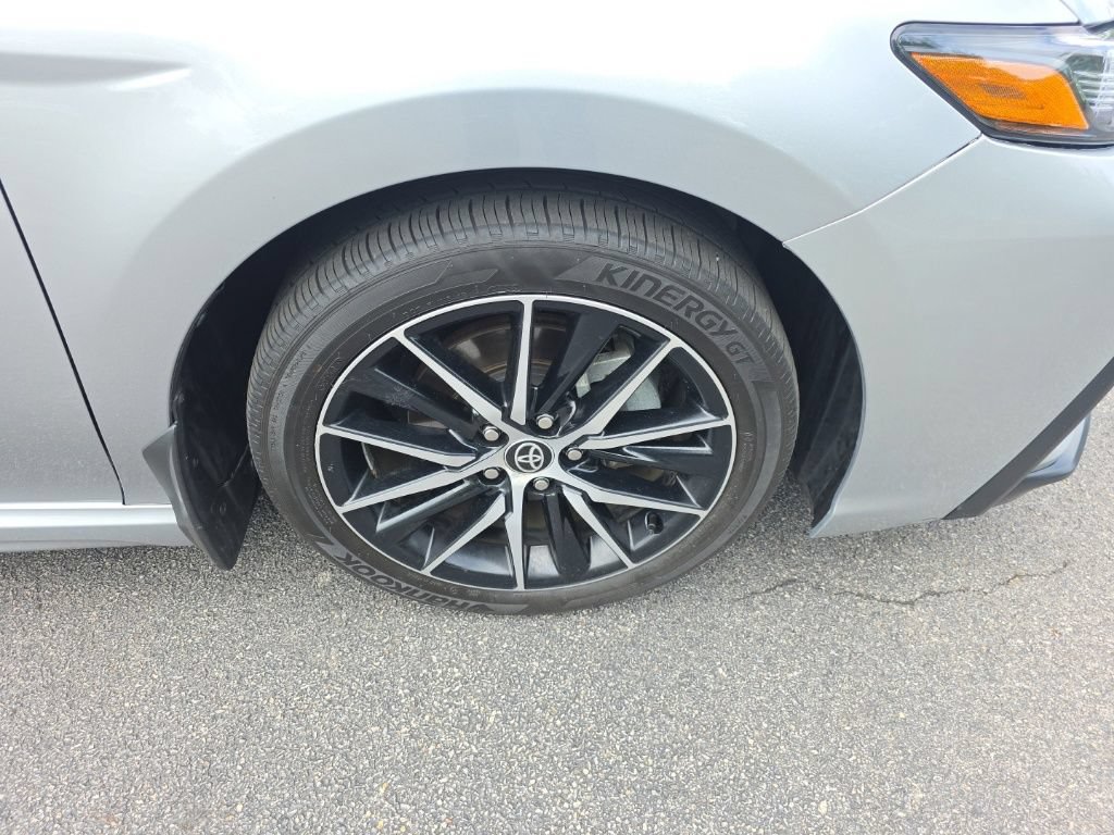 Used 2024 Toyota Camry SE FWD image 10