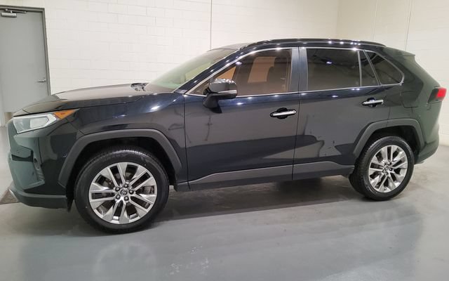 Used 2019 Toyota RAV4 Limited w/ Advanced Technology Package AWD/4WD image 5