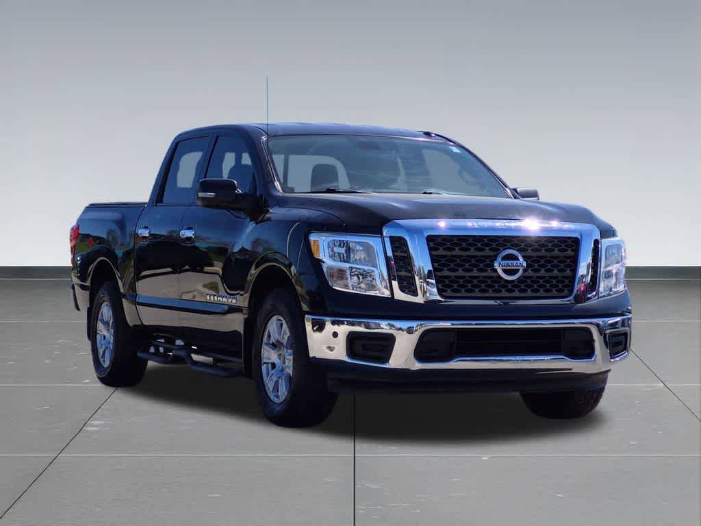 Used 2018 Nissan Titan SV w/ SV Convenience Package AWD/4WD image 13