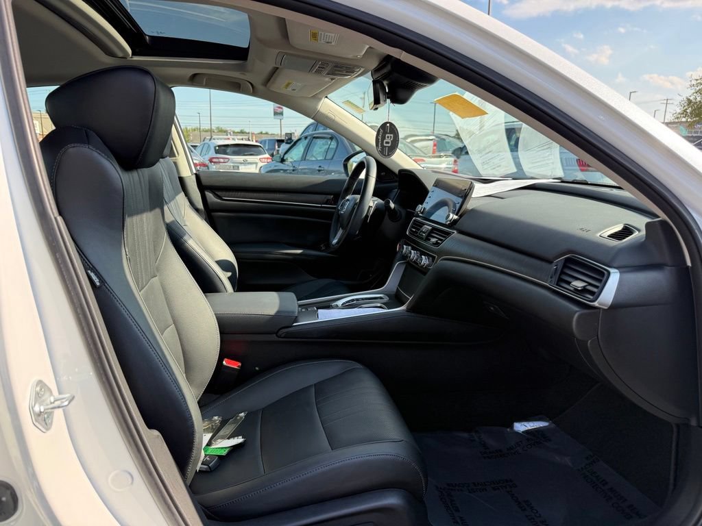 Used 2022 Honda Accord Touring image 19