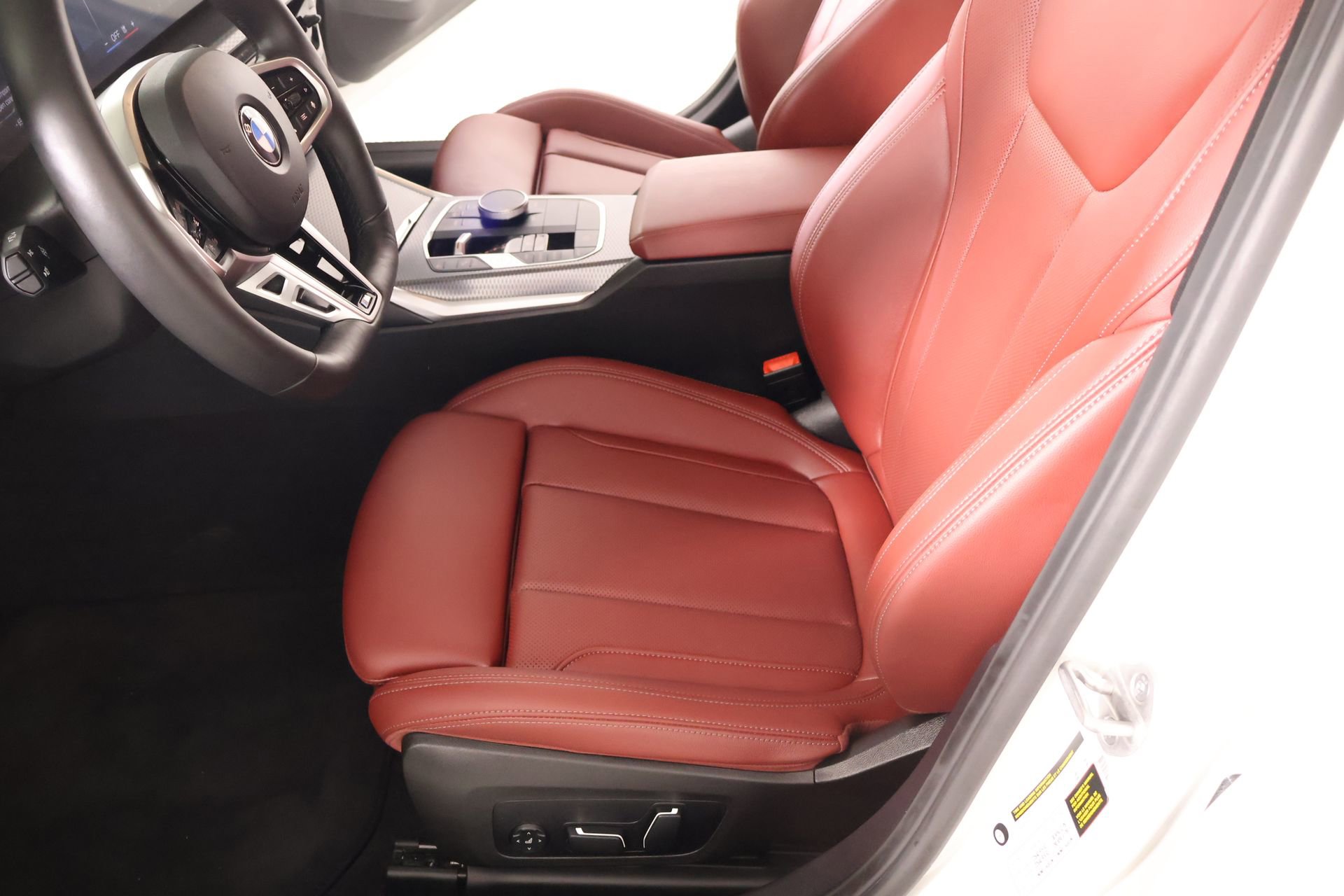 Used 2025 BMW 330i Sedan w/ M Sport Package image 12