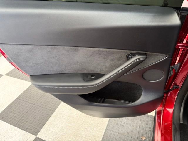 Used 2024 Tesla Model Y Long Range image 18