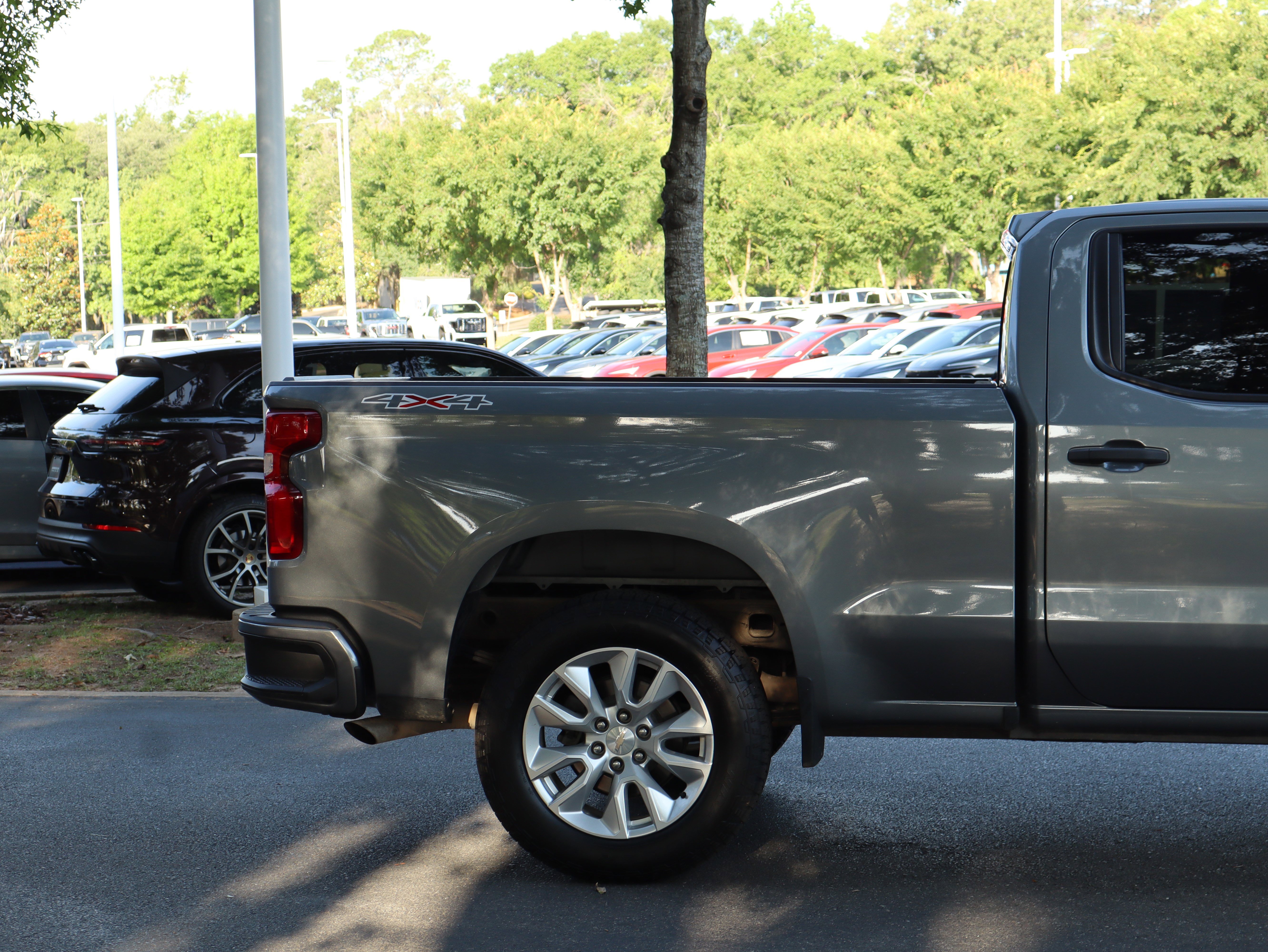 Used 2022 Chevrolet Silverado 1500 Custom w/ Safety Confidence Package AWD/4WD image 10
