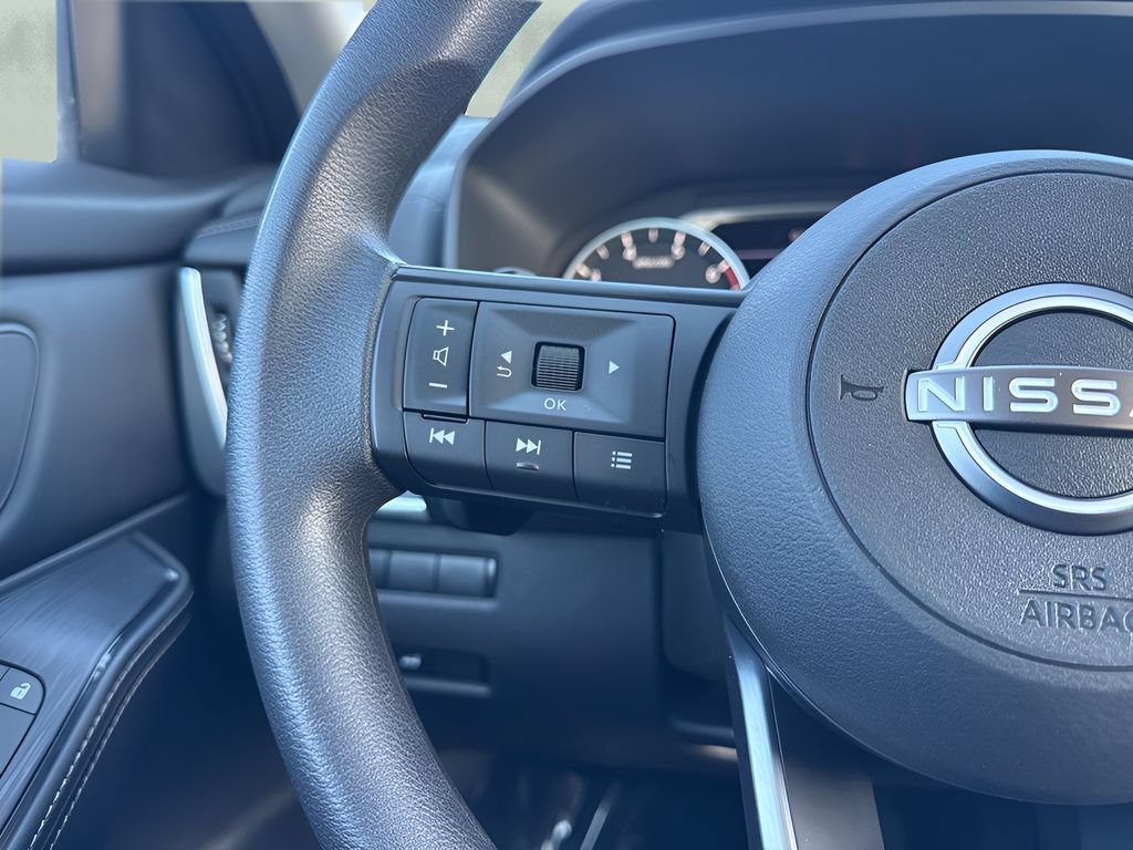 Used 2024 Nissan Rogue SV AWD/4WD image 14