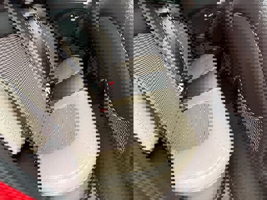 Used 2013 Hyundai Tucson GLS image 11