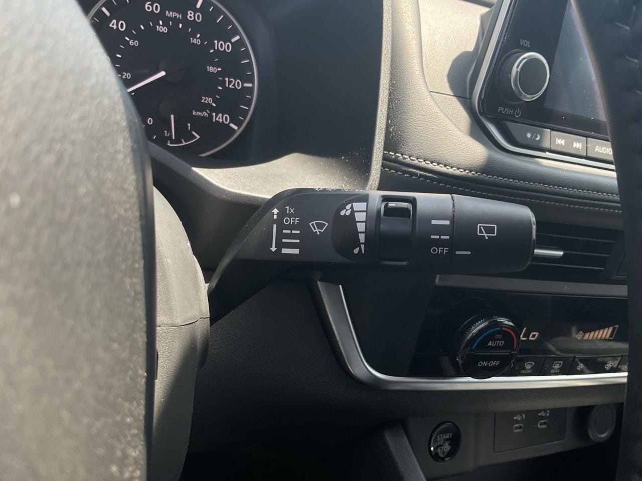 Used 2025 Nissan Rogue SV FWD image 30