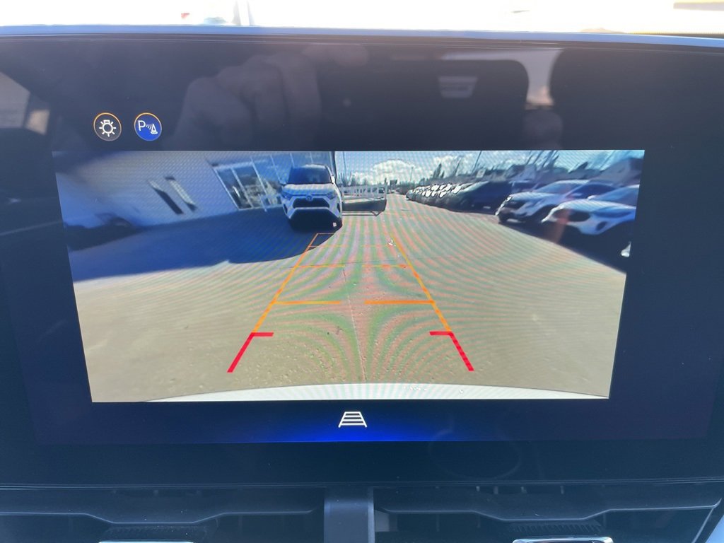 Used 2025 Chevrolet Equinox LT image 11