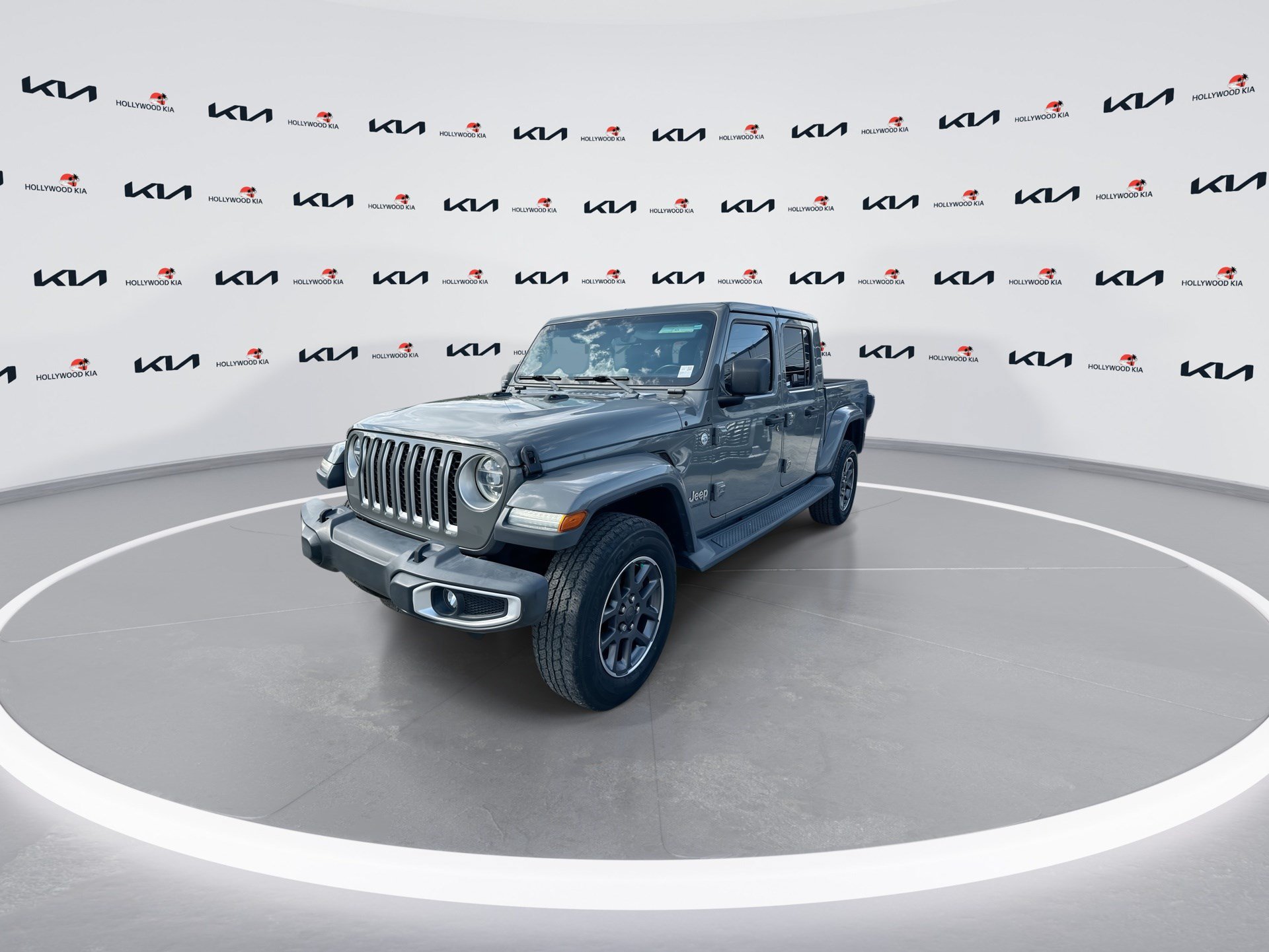 Used 2021 Jeep Gladiator Overland AWD/4WD image 4