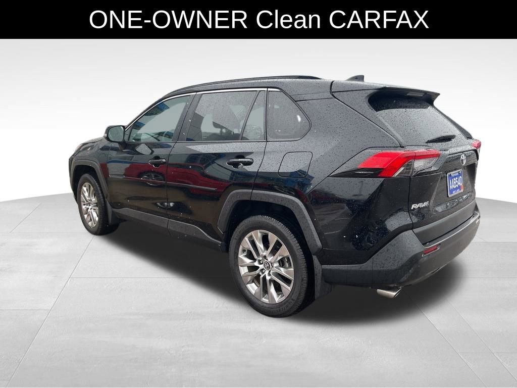 Used 2020 Toyota RAV4 XLE Premium image 6