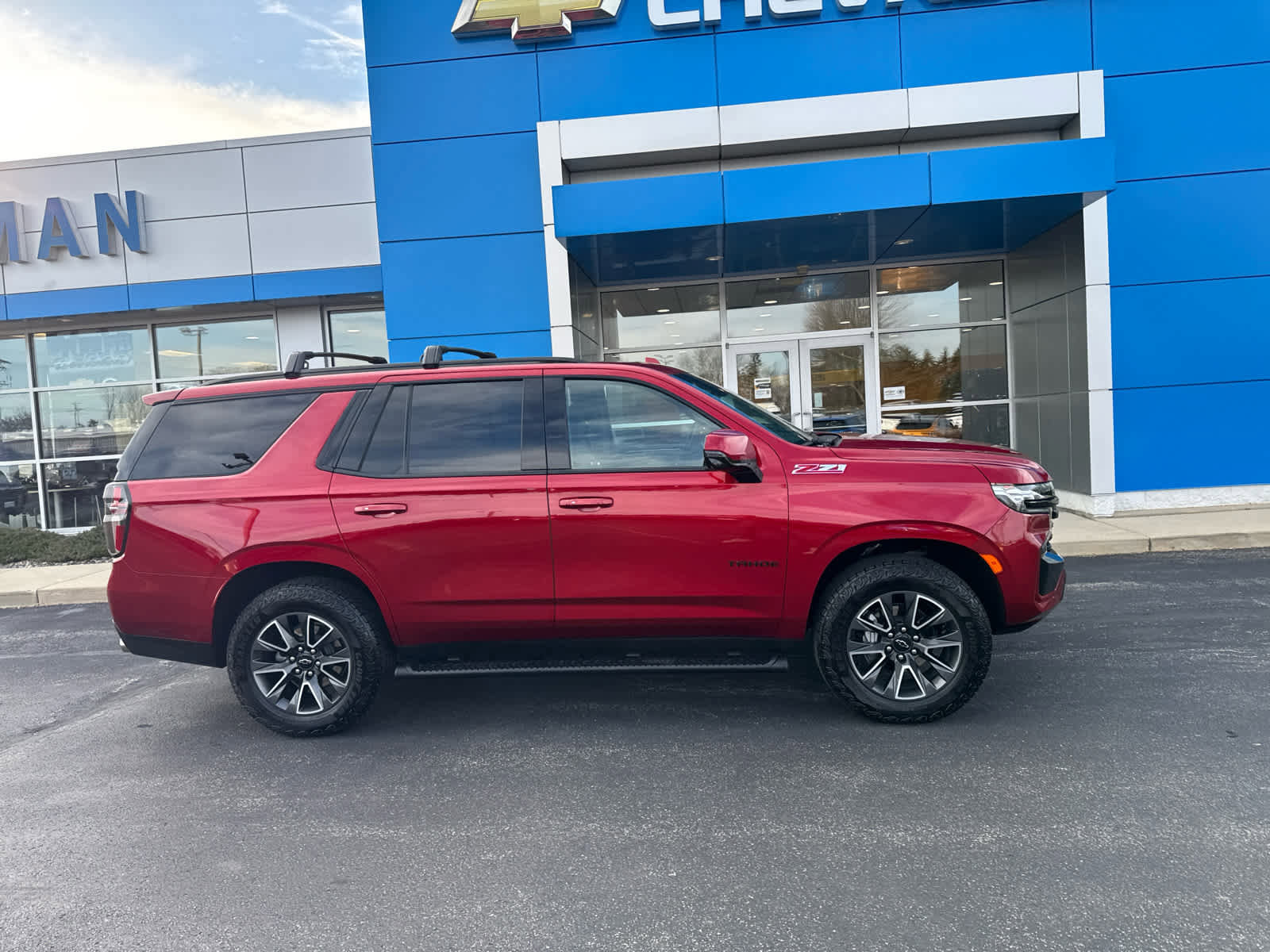 Used 2024 Chevrolet Tahoe Z71 w/ Z71 Off-Road Package image 2