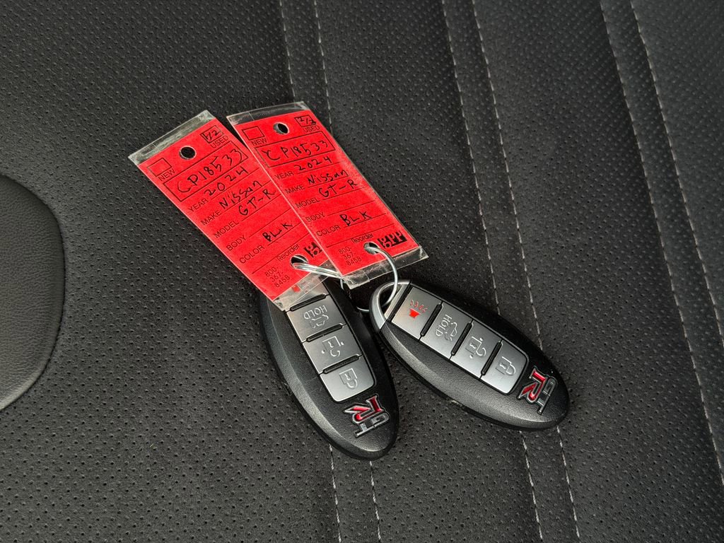 Used 2024 Nissan GT-R Premium w/ Floor Mat Package image 31