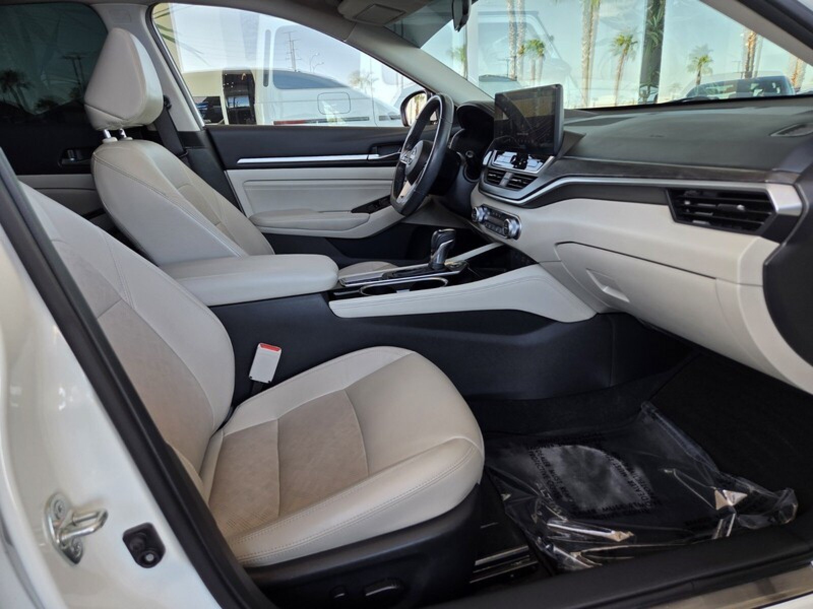 Used 2023 Nissan Altima 2.5 SL FWD image 19