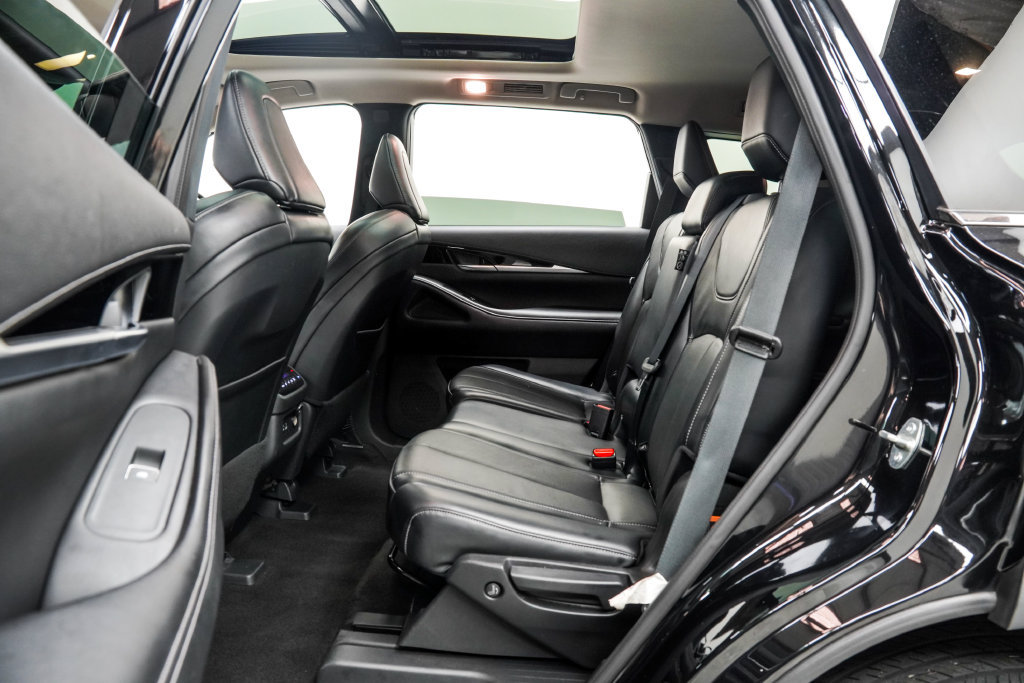 Used 2023 INFINITI QX60 Pure FWD image 18