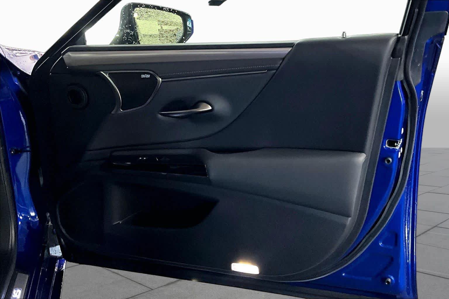 Used 2023 Lexus ES 350 F Sport w/ Accessory Package (Z1) FWD image 23