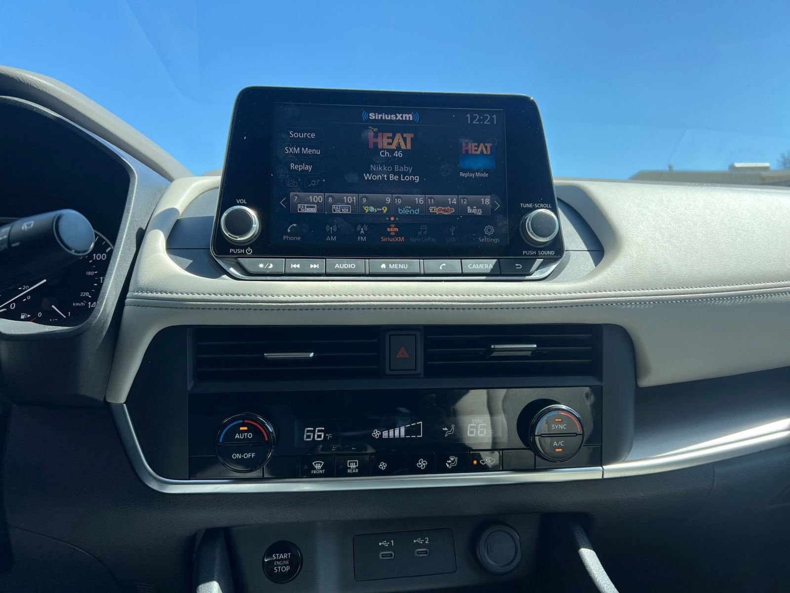 Used 2025 Nissan Rogue SV FWD image 17