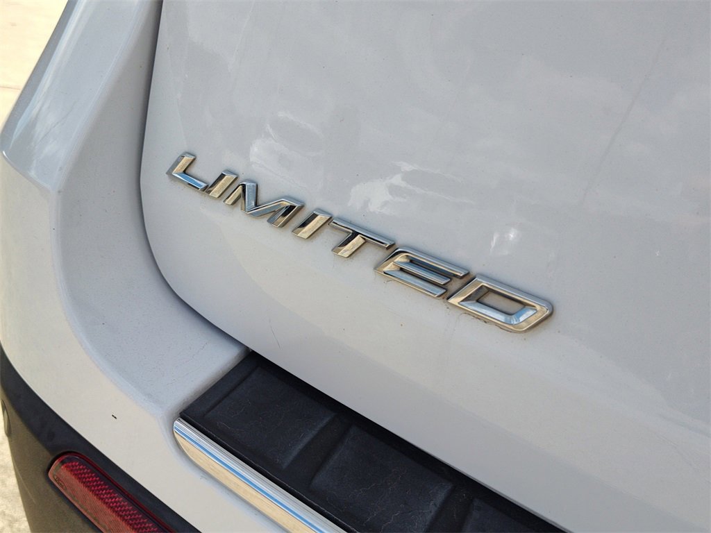 Used 2021 Ford Explorer Limited w/ Equipment Group 301A image 8