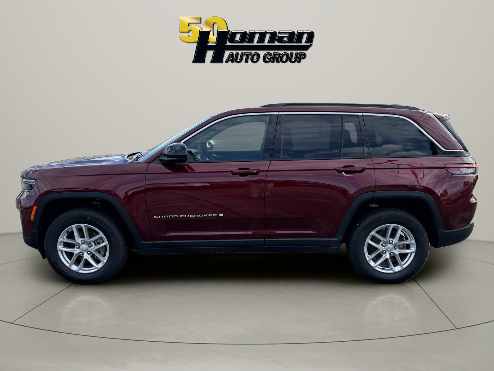 Used 2025 Jeep Grand Cherokee Laredo X w/ Luxury Tech Group I AWD/4WD image 2