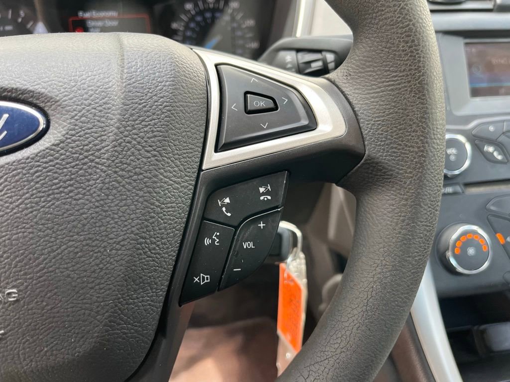 Used 2014 Ford Fusion SE FWD image 12